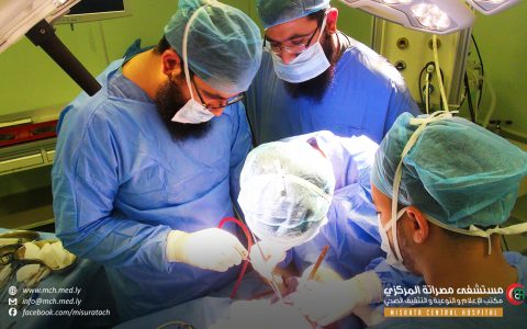 ترميم أنسجة وكسور الوجه والفكين لمُصاب من طرابلس